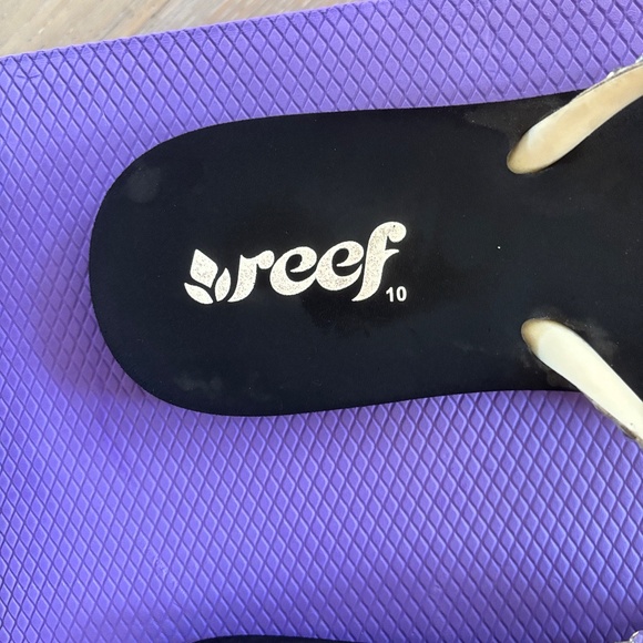 Swarovski studded reef flipflops sz 10 - Picture 6 of 6